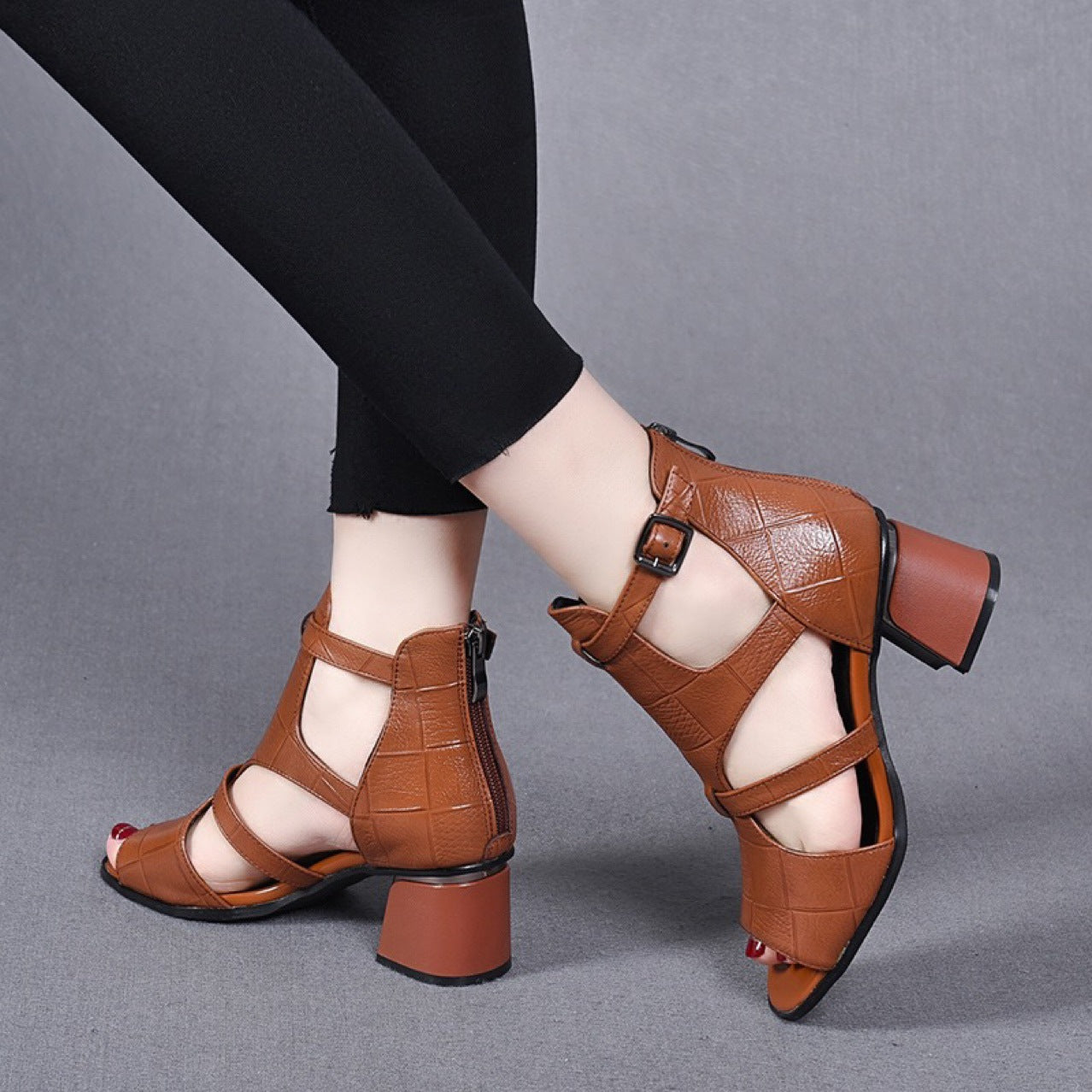 👡【35-40】Nowe miękkie, miękkie skórzane, dno ryby, pysk ryby, wydrążone usta, grube sandały rzymskie na obcasie👡