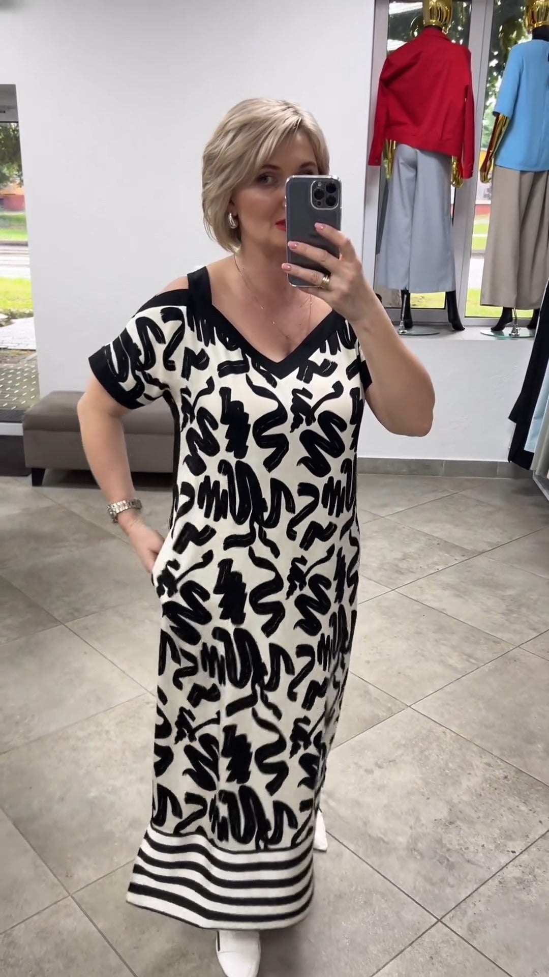 👗😍【S-5XL】Elegancka i wygodna sukienka z odkrytymi ramionami i dekoltem w serek