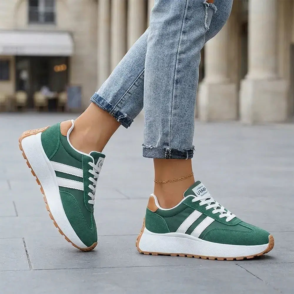 👟 Klasična silhueta - brezčasen retro dizajn tekaških copat v kombinaciji z modernimi elementi - ikoničen slog, ki ne bo nikoli šel iz mode.