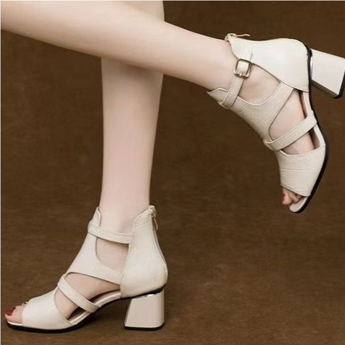 👡【Velikosti 35-40】Novi stil 2026 Mehki usnjeni rimski sandali z ribjim podplatom, odprtim prstom in debelo peto