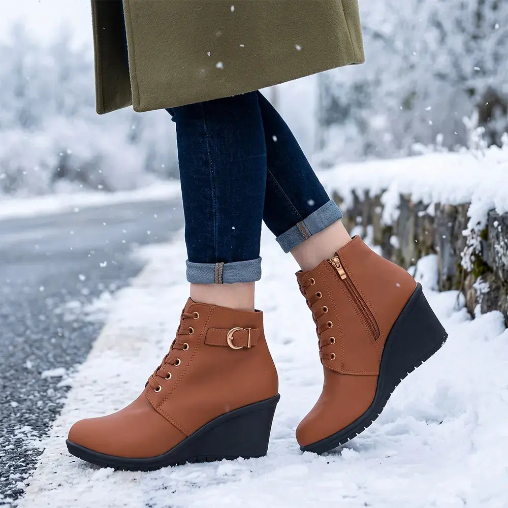 【35–42】👢 Ženski zimski gležnjarji s polno peto – elegantna in stabilna izbira za hladne dni